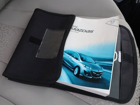 Used 2012 MAZDA MAZDA5 Touring w/ Moonroof & Audio Pkg image 23