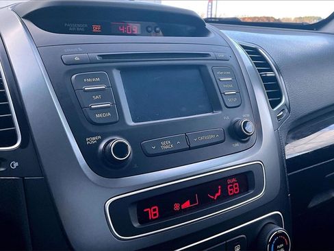 Used 2015 Kia Sorento EX image 13
