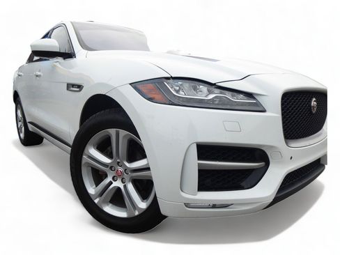 Used 2017 Jaguar F-PACE R-Sport image 1