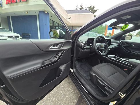 Used 2025 Chevrolet Equinox LT AWD/4WD image 19