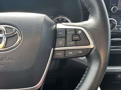 Used 2023 Toyota Highlander LE image 14