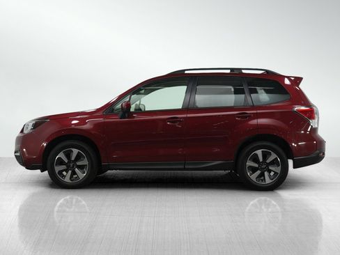 Used 2017 Subaru Forester 2.5i Premium image 2