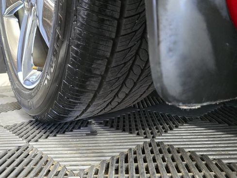 Used 2007 Pontiac Solstice GXP image 29