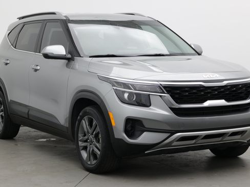Used 2023 Kia Seltos S FWD image 3