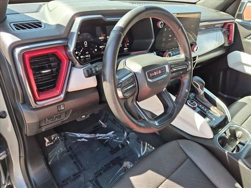 Used 2025 GMC Canyon AT4 w/ AT4X AEV Edition AWD/4WD image 9