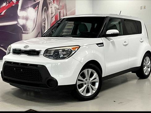 Used 2014 Kia Soul + image 1