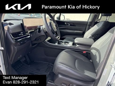 Used 2025 Kia Carnival SX Prestige image 20