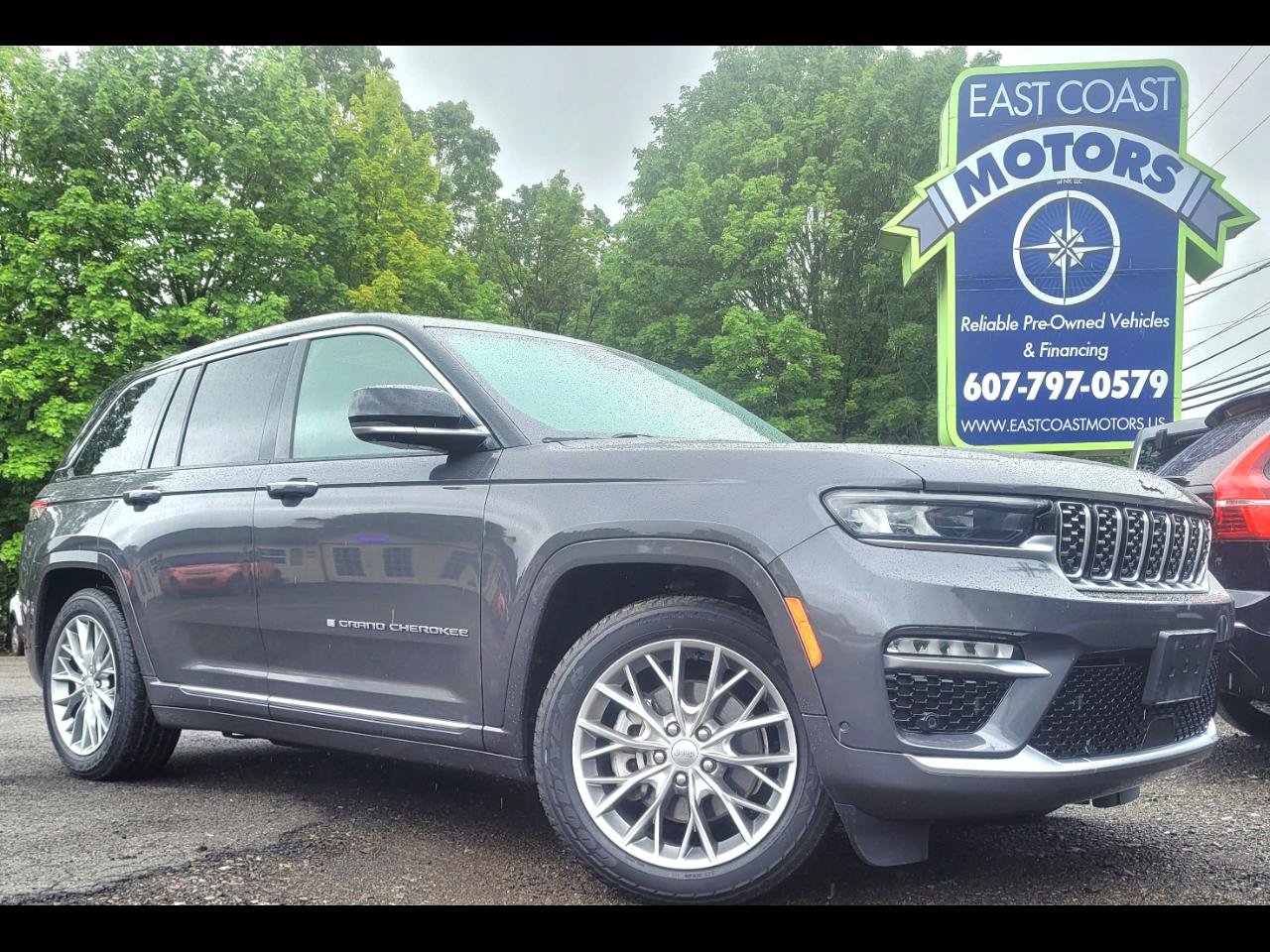 Used 2022 Jeep Grand Cherokee Summit w/ Adv Protech Group IV AWD/4WD image 1