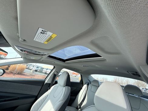 New 2026 Hyundai Elantra Limited FWD image 24