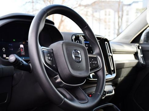 Certified 2025 Volvo XC40 B5 Core image 11