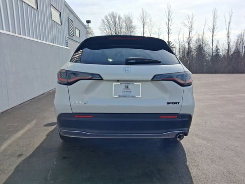 Used 2025 Honda HR-V Sport image 11