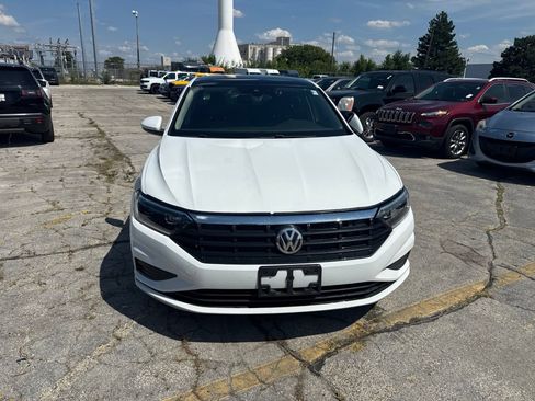 Used 2019 Volkswagen Jetta SEL w/ Cold Weather Package FWD image 2