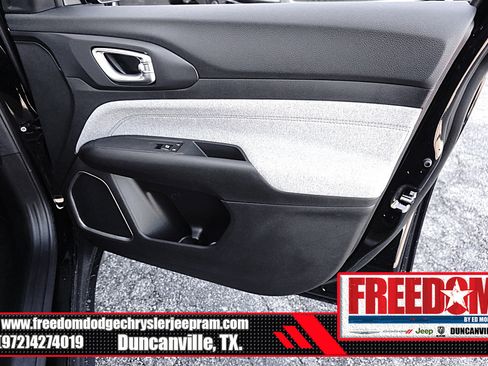 New 2026 Jeep Compass Latitude image 41