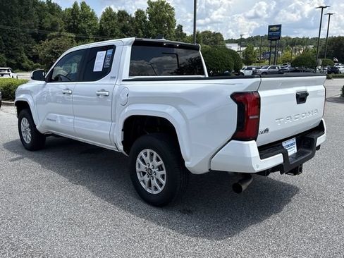Used 2025 Toyota Tacoma SR5 w/ SR5 Upgrade Package RWD image 5