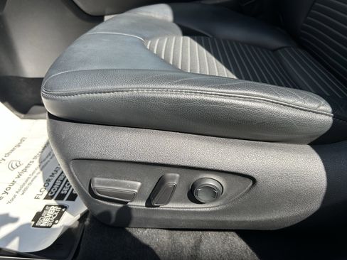 Used 2022 Toyota Highlander XSE AWD/4WD image 14