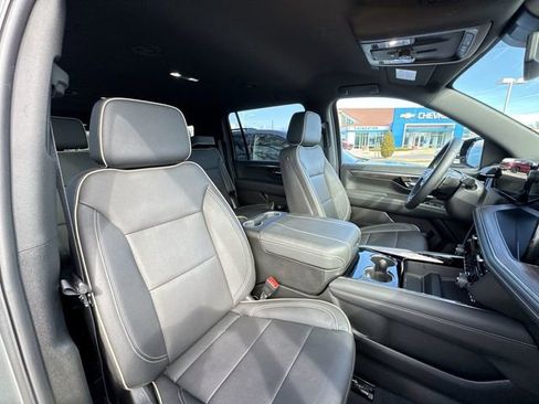 New 2025 Chevrolet Suburban Premier AWD/4WD image 27