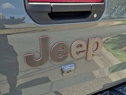 Used 2020 Jeep Gladiator Rubicon AWD/4WD image 26