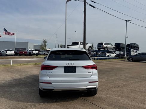 Used 2020 Audi Q3 2.0T Premium w/ Convenience Package AWD/4WD image 17