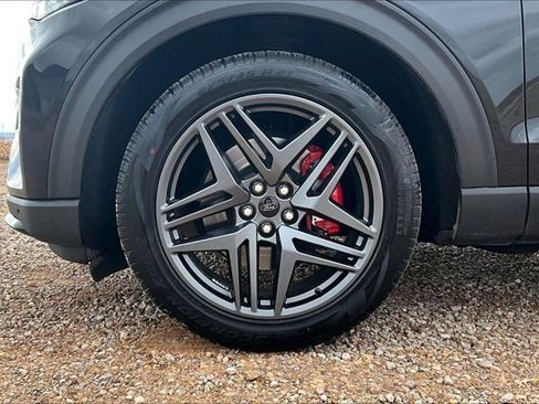 Used 2025 Ford Explorer ST image 34