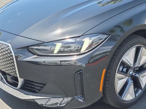 New 2026 BMW i4 eDrive40 w/ Parking Assistance Package RWD image 6