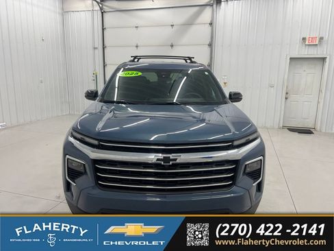 Used 2025 Chevrolet Traverse LT w/ LPO, Floor Liner Package FWD image 7