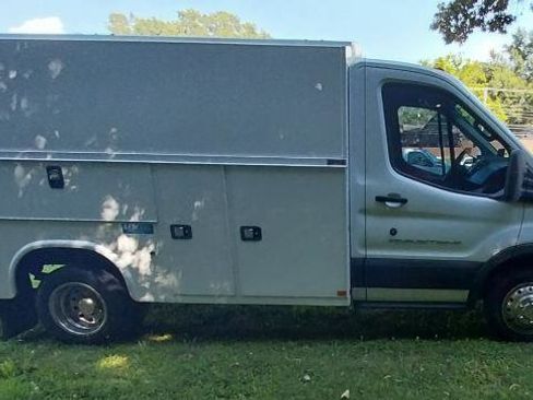 Used 2017 Ford Transit 350 138 DRW RWD image 2