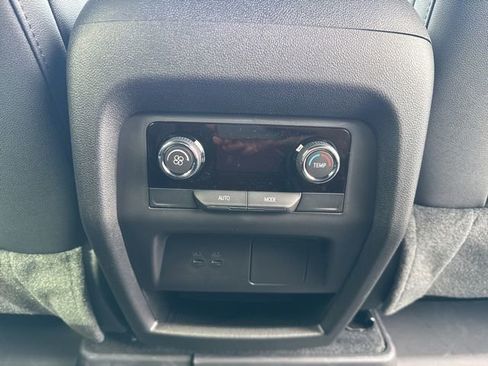 New 2026 Chevrolet Traverse LT w/ LPO, Floor Liner Package FWD image 39