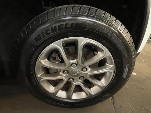 Used 2015 Jeep Grand Cherokee Limited AWD/4WD image 35