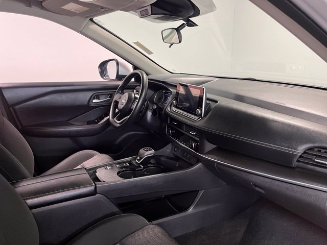 Used 2024 Nissan Rogue SV FWD image 11