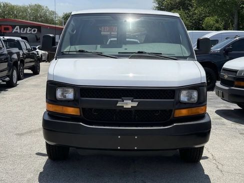Used 2013 Chevrolet Express 2500 RWD image 2