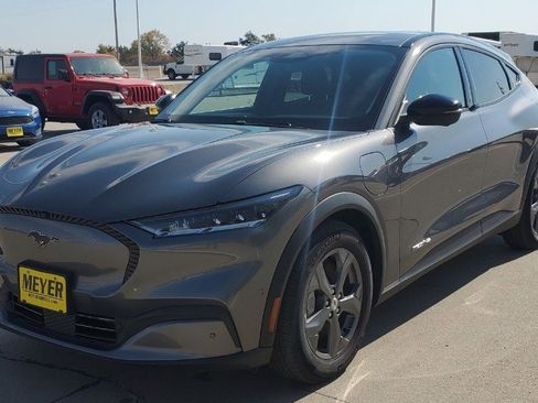 Used 2023 Ford Mustang Mach-E Select image 4