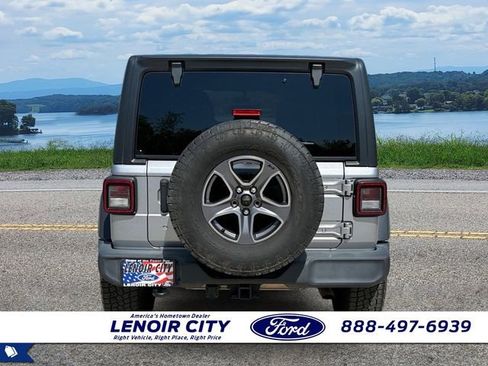 Used 2018 Jeep Wrangler Unlimited Sport S AWD/4WD image 4