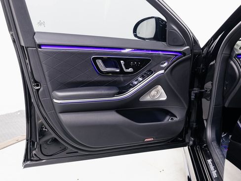 Used 2023 Mercedes-Benz S 580 S 580 image 5