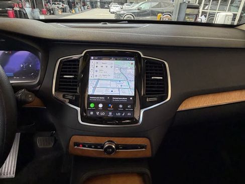 Used 2023 Volvo XC90 B6 Plus AWD/4WD image 19