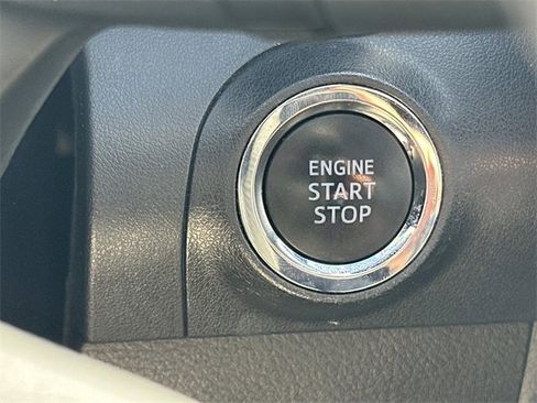 Used 2019 Toyota Avalon XLE image 41