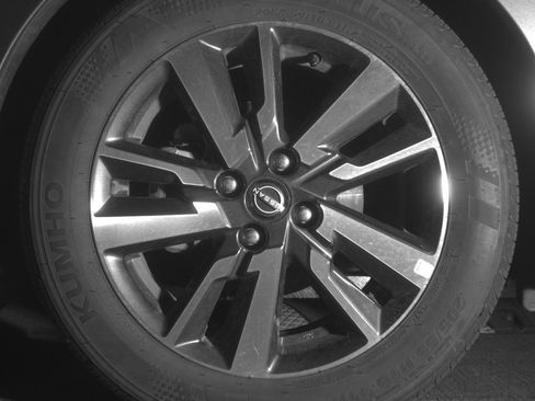 Used 2025 Nissan Versa SV FWD image 12