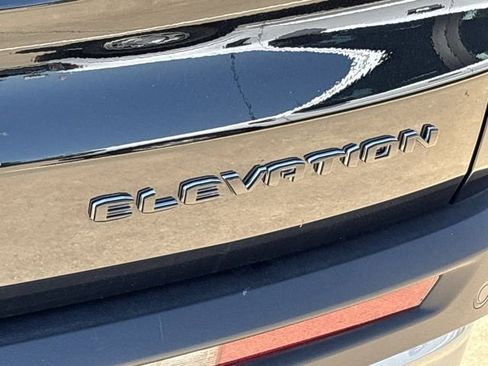 New 2025 GMC Acadia Elevation image 29