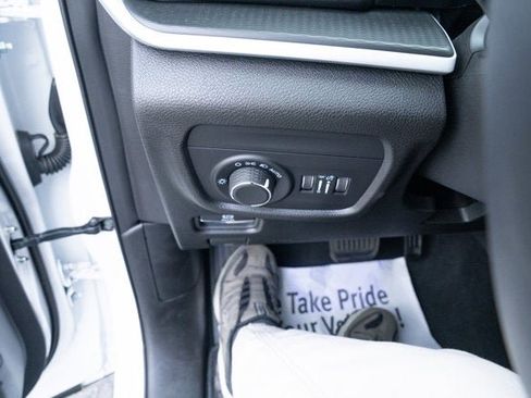 Certified 2025 Jeep Grand Cherokee Laredo X image 23