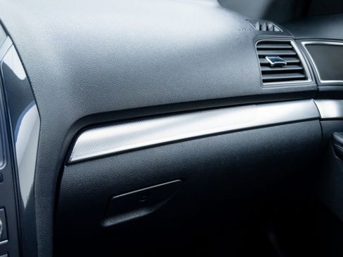 Used 2018 Ford Explorer XLT w/ Equipment Group 201A image 29