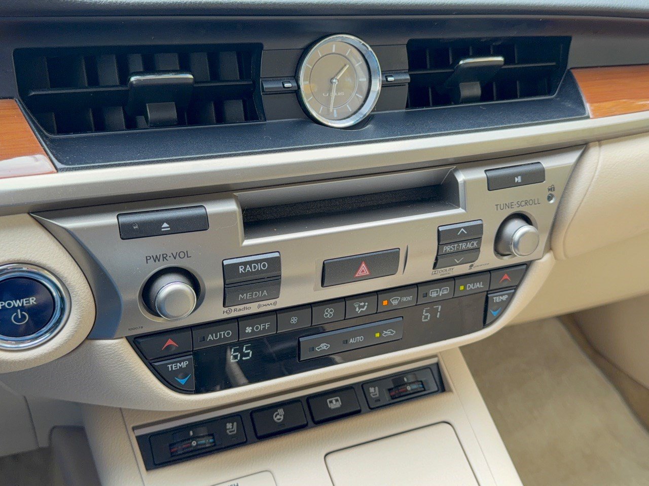 Used 2013 Lexus ES 300h w/ Luxury Pkg FWD image 22