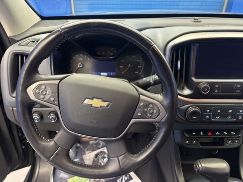 Used 2020 Chevrolet Colorado Z71 w/ Z71 Midnight Edition image 14