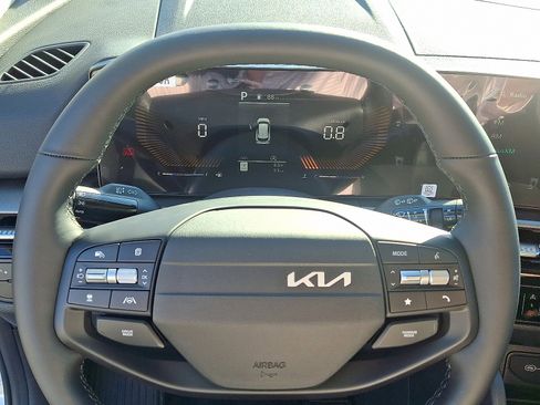 Used 2026 Kia Sportage LX w/ LX Convenience Package image 18