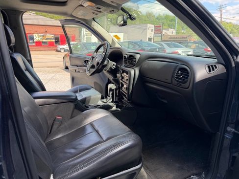 Used 2008 Chevrolet TrailBlazer LT w/ Sun And Sound Package AWD/4WD image 13