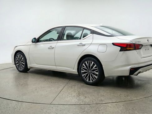 Used 2025 Nissan Altima 2.5 SV image 6
