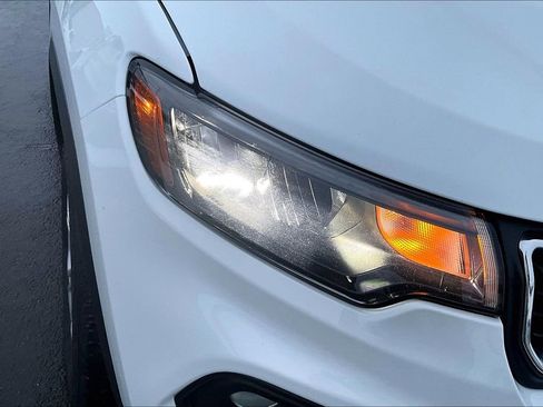 Used 2024 Jeep Compass Latitude image 29