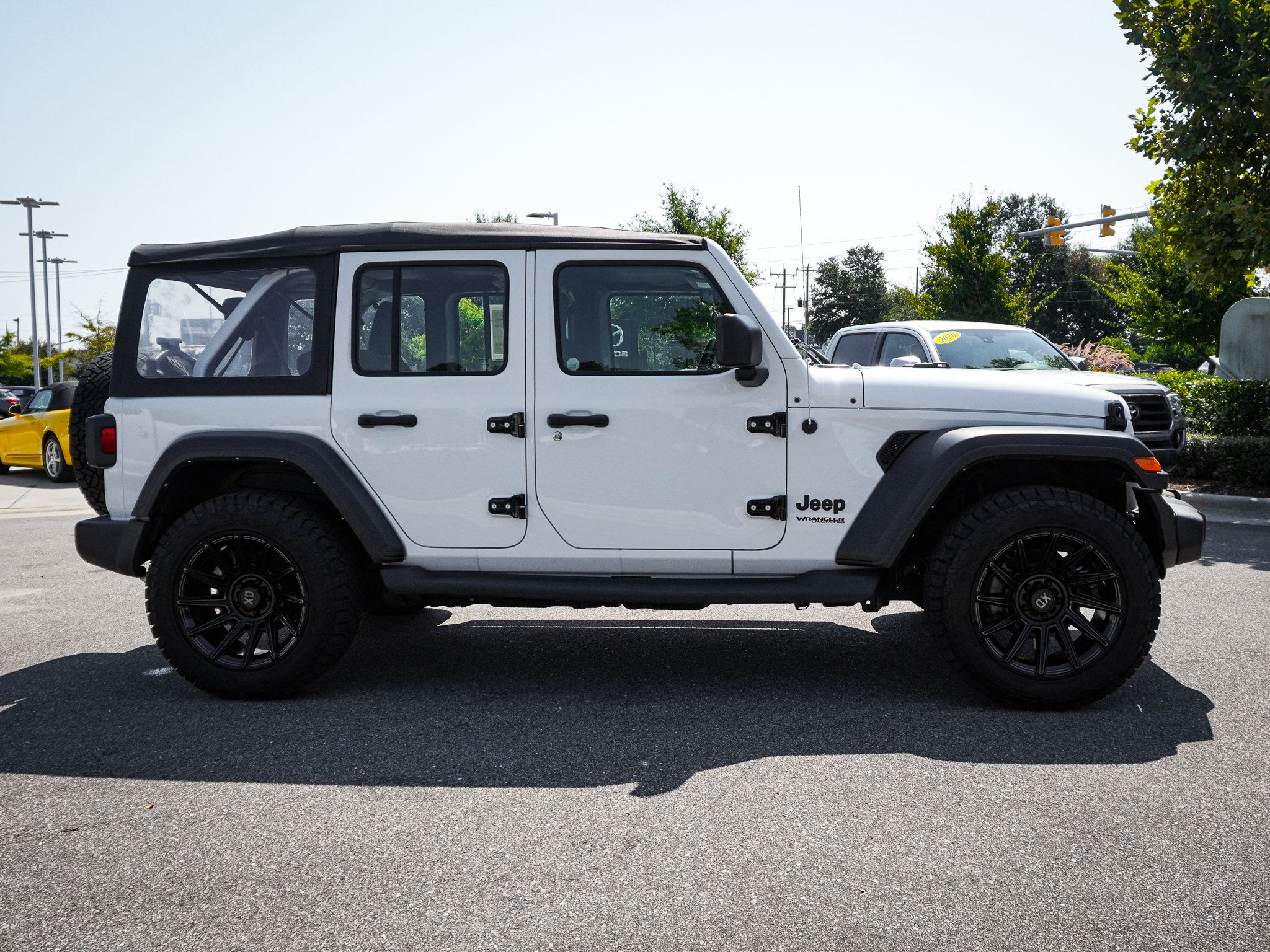 Used 2022 Jeep Wrangler Unlimited Sport AWD/4WD image 12
