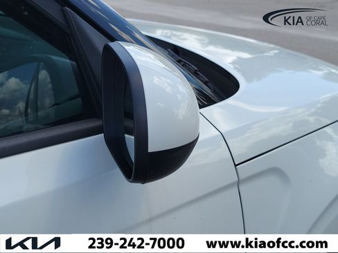 Certified 2025 Kia Soul S FWD image 9