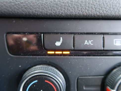 Used 2017 Volkswagen Tiguan S image 19