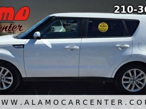 Used 2018 Kia Soul + FWD image 2