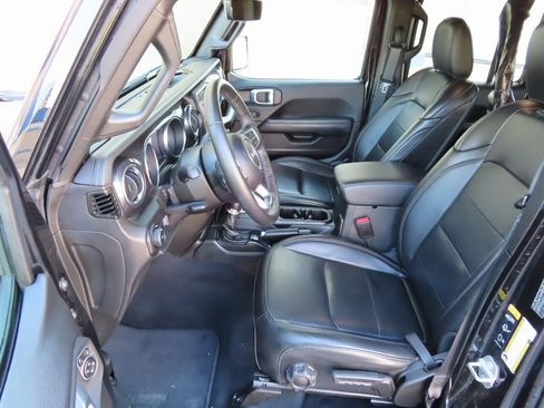 Used 2023 Jeep Wrangler Sahara image 21